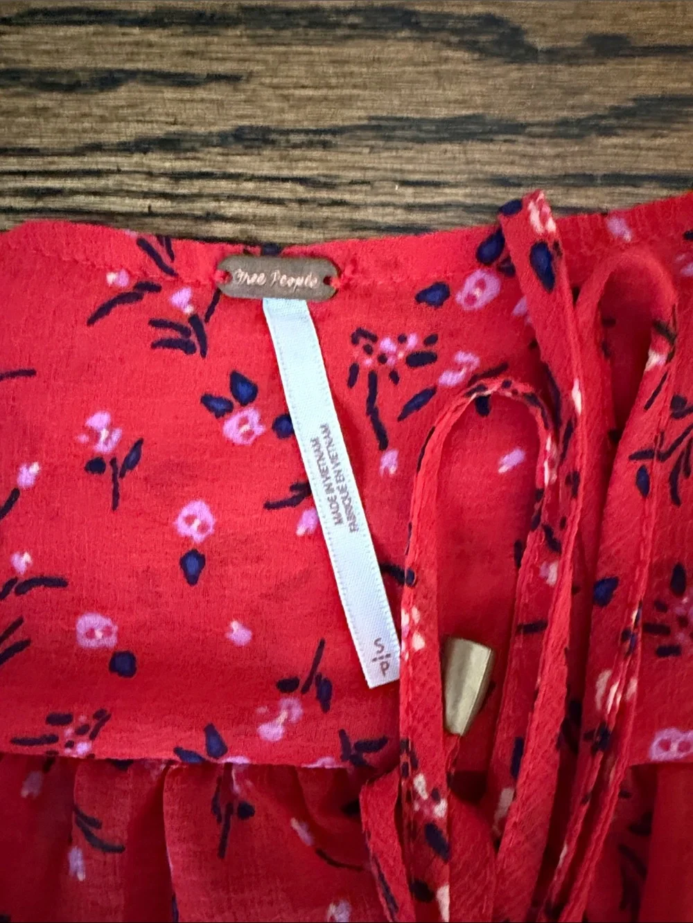 Free People Small - Red Floral Smocked Long-Sleeve Women's Top